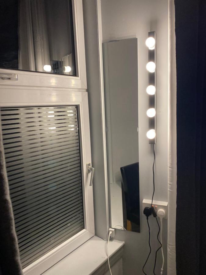 Mccoinnich Rooms Dundee Bagian luar foto